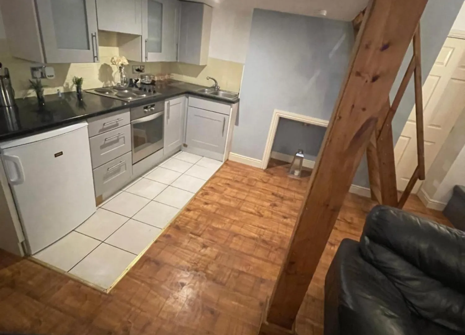 קינגסטון אפון הול Mezz Apartment Four